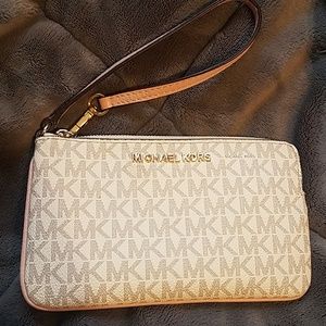 Michael Kors Wristlet